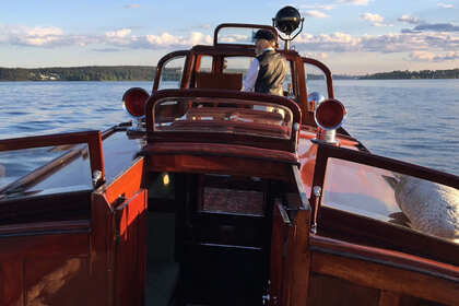 Charter Motorboat Classic yacht Stockholm