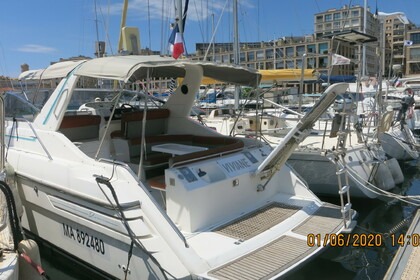 Hire Motorboat Princess 366 RIVIERA Marseille
