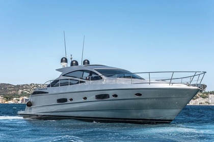 Verhuur Motorboot Pershing 56 Saint-Tropez