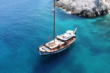 Miete Motorboot Traditional Mediterranean Cruiser Porto Heli