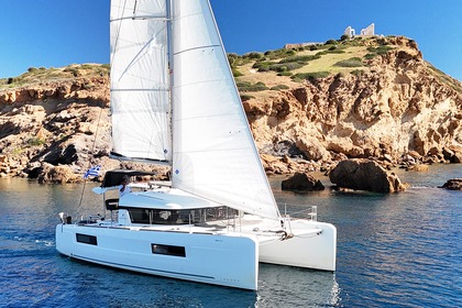 Hire Catamaran Lagoon-Bénéteau Lagoon 40 - 4 + 2 cab Alimos