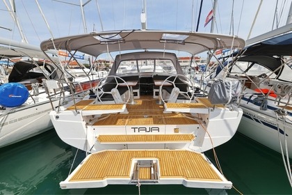 Rental Sailboat Hanse Yachts Hanse 410 Pirovac