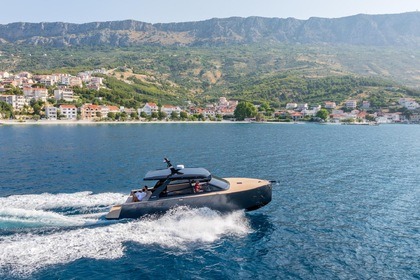 Charter Motorboat Colnago 38 Split