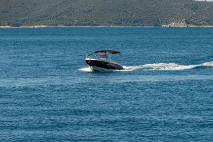 Miete Motorboot SPEEDY CAYMAN 585 Trogir