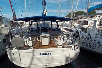 Rental Sailboat Bénéteau Oceanis 40.1 Procida