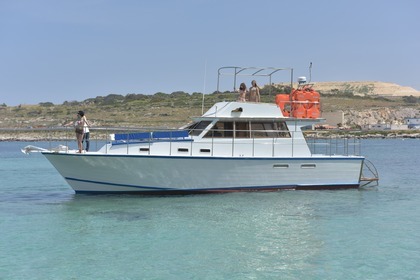 Hyra båt Motorbåt Motor Boat 12.75m Msida