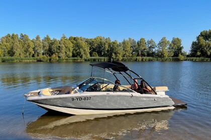 Verhuur Motorboot Four Winns SL222 Tholen