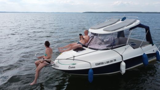 Ryn Motorboat Pegazus Escapade 600 Camper alt tag text