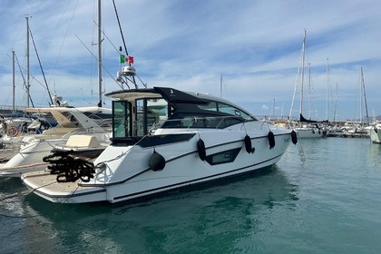 Miete Motorboot Beneteau Gran turismo 46 Porto Badino