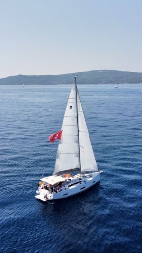 Šibenik Sailboat Dufour Dufour 390 Grand Large alt tag text