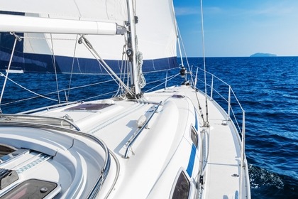 Alquiler Velero Hunter 376 Marbella