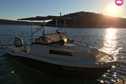 Charter Motorboat Bakan 500 Vinišće