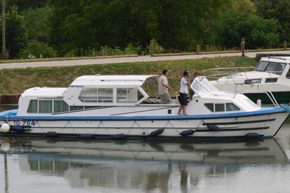 Hire Houseboat Low Cost Jamaica S Briare