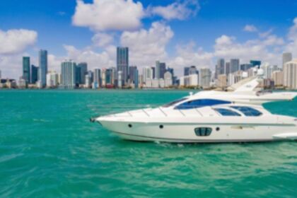 Rental Motorboat AZIMUT 55 Miami
