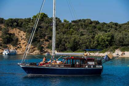 Miete Segelboot Nauticat Finmar 36 Syros