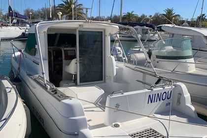 Location Bateau à moteur Jeanneau MERRY FISHER La Grande-Motte