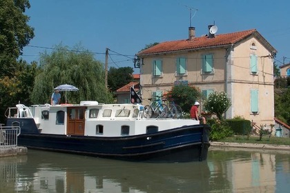 Rental Motorboat France Fluvial  EurosClassic 139 Vermenton
