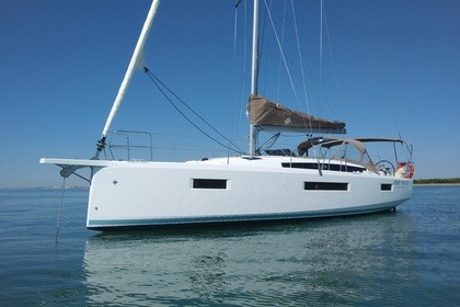 Verhuur Zeilboot Jeanneau Sun Odyssey 410 Porto Santa Margherita