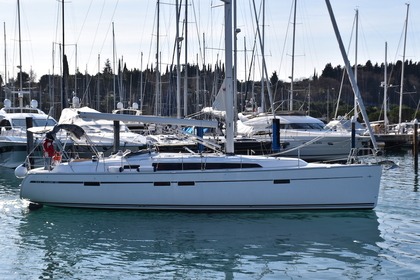 Hire Sailboat Bavaria Bavaria 46 Cruiser Trogir