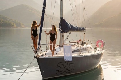 Hire Sailboat Jeanneau Sun Rise Gijón