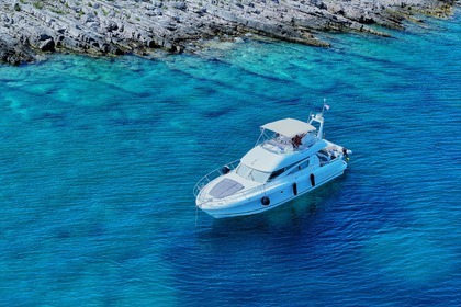 Rental Motorboat JEANNEAU PRESTIGE 46 FLY Split