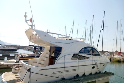 Noleggio Barca a motore Rodman Yachts Flybridge Grande Sorrento