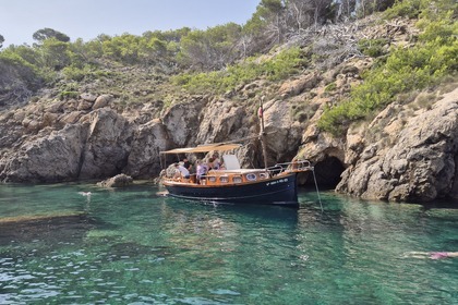 Hire Motorboat Capeador SAURA 40 Pollença