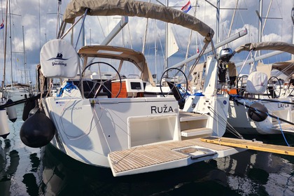 Verhuur Zeilboot Dufour Dufour 390 Grand Large Rogoznica