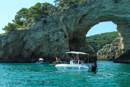 Noleggio Barca a motore BARCHE SICILIA S.R.L. BLUMAX 19 OPEN Vieste