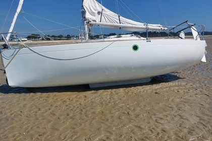 Charter Sailboat Beneteau First 210 Carnac Plage