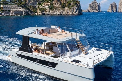 Charter Motorboat CAT Sea Terrace 380 S Naples
