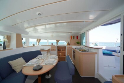 Noleggio Catamarano Lagoon Lagoon 380 Roma