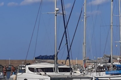 Verhuur Catamaran Fountaine Pajot Mahe 36' La Spezia