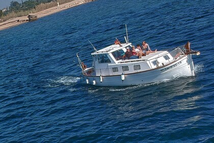 Rental Motorboat Astilleros Mahon Tiburón 44 Barcelona