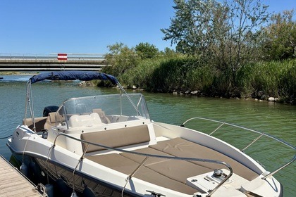 Hire Motorboat Quicksilver Activ 675 Sundeck Carnon