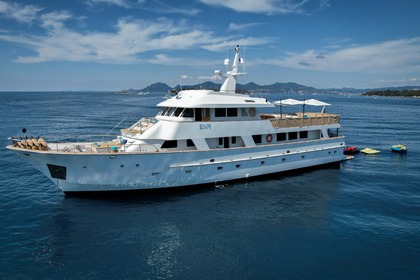 Rental Motor yacht Cheoy Lee 35 Cannes