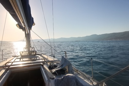 Hire Sailboat SAS VEKTOR 36 feet Corfu
