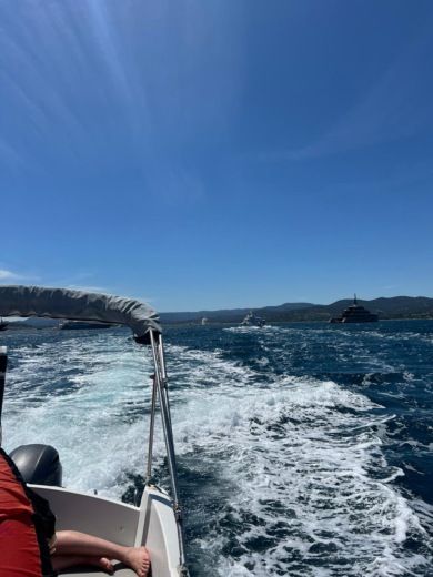 Σεν Ραφαέλ Motorboat Beneteau Flyer 6.5 Sundeck alt tag text