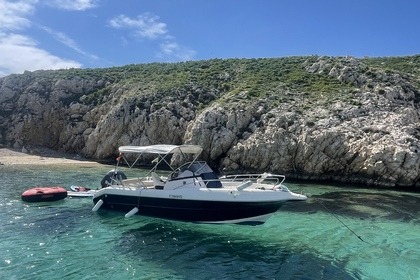 Rental Motorboat Pacific Craft 650 WA Marseille