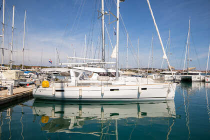 Verhuur Zeilboot Bénéteau Oceanis 45 - 4 cab. Pomer